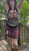 Load image into Gallery viewer, Skull &amp; Roses cinch skirt medium
