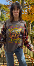 Load image into Gallery viewer, Sublime Flannel T large-xL
