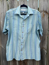 Load image into Gallery viewer, Vintage SYF SF Arrow button down large
