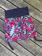 Load image into Gallery viewer, Skull &amp; Roses cinch skirt medium
