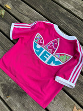 Load image into Gallery viewer, Adidas Croped V neck YEM Trey foil size medium
