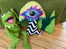 Load image into Gallery viewer, 3rdEYE 13 points mushroom pillow
