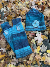 Load image into Gallery viewer, Witchy Beanie &amp; leg warmer set!
