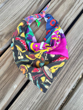 Load image into Gallery viewer, Patchwork bandana mushroom Booty
