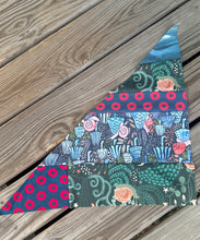 Load image into Gallery viewer, Patchwork Bandana E ferns &amp; snails
