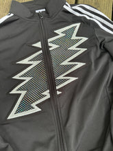 Load image into Gallery viewer, Lazy Lighting ladies medium Adidas Reclaim.
