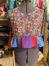 Load image into Gallery viewer, Ruffle cropped Top
