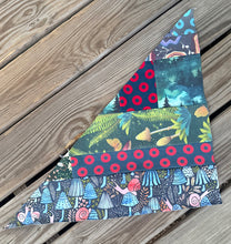 Load image into Gallery viewer, Patchwork Bandana M fauna

